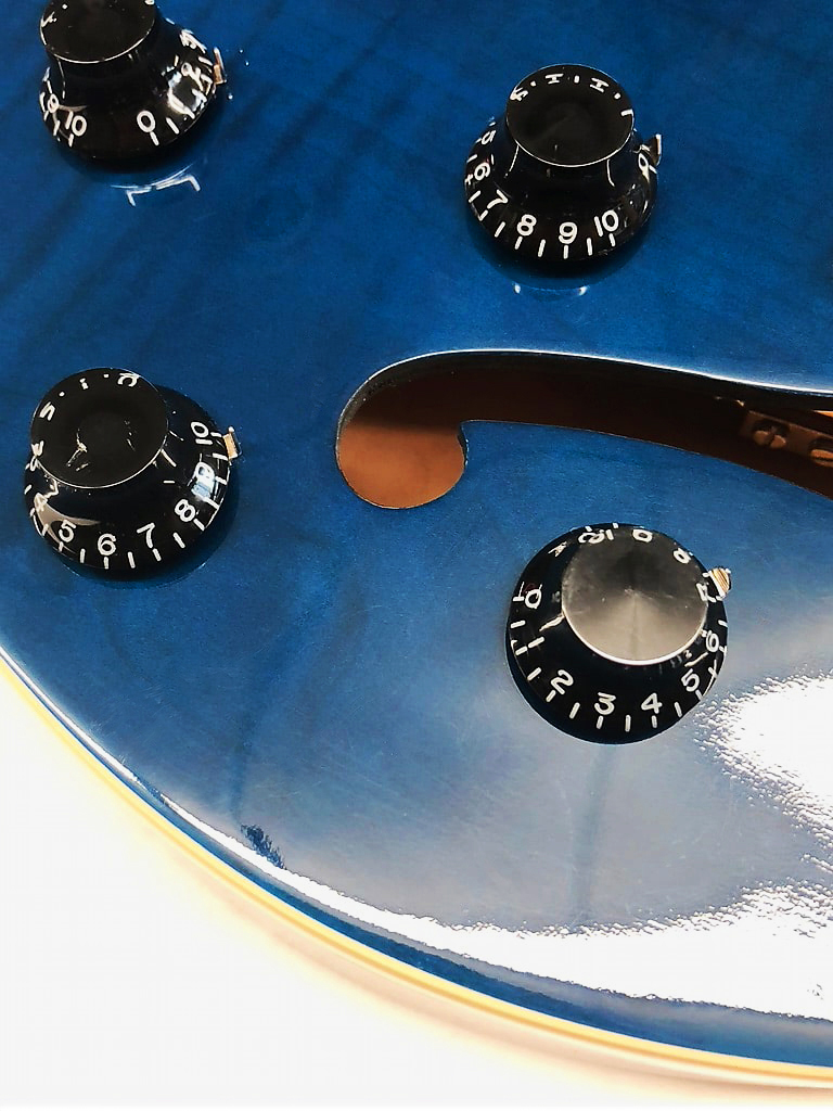 ES-335